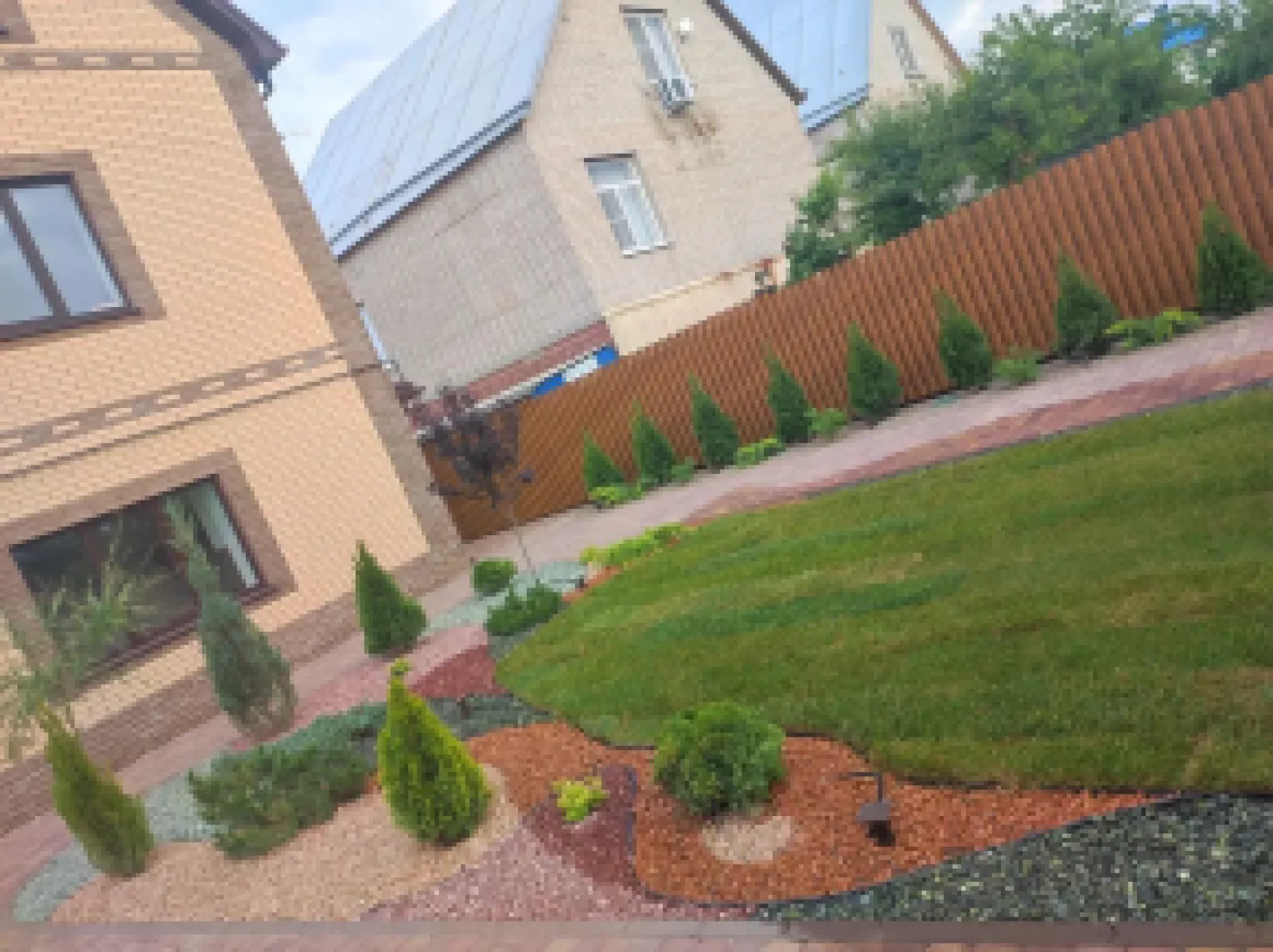 Благоустройство двора под ключ — фото 1